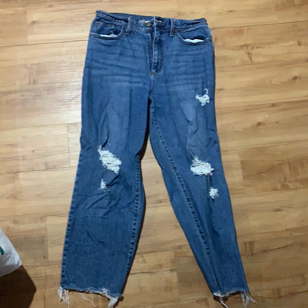 Universal thread straight cut jeans